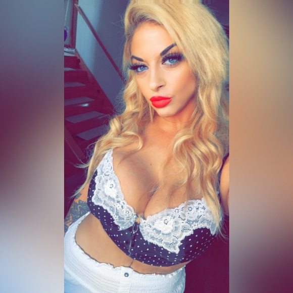 Meet your Posher, Lydia - Picture 3 of 17